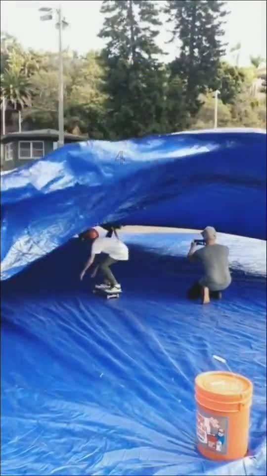 新疆阿合奇：震区群众生产生活平稳有序